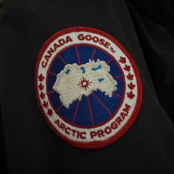 Canada Goose Arctic Program Patch Jacket - Picture 2 of 9